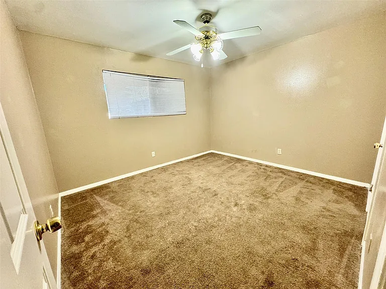 2201 N Grand Blvd #8 — Photo 10
