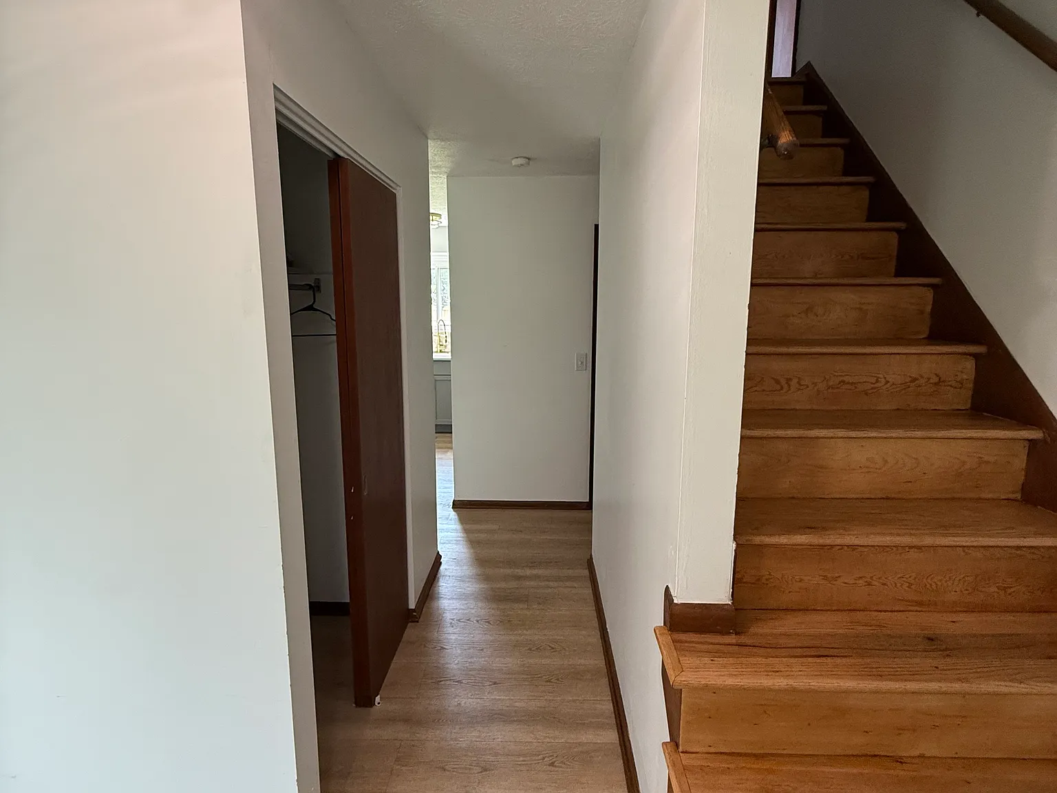 4 bed, 2.5 bath, 1886 sqft, $2,700 — Photo 4