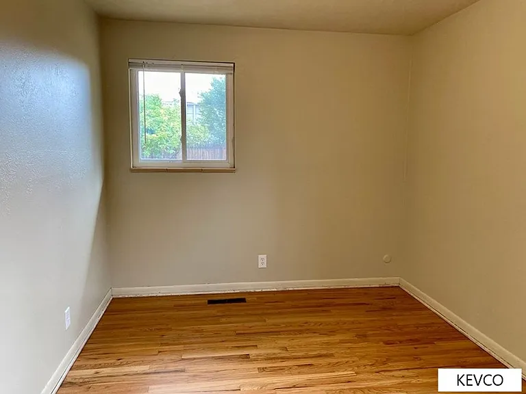 1044 Montview Rd — Photo 16
