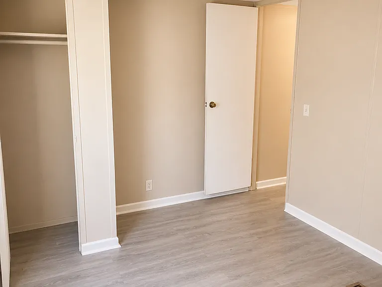 110 Deborah Dr — Photo 10