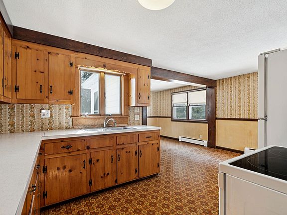 5th image of 836 Tenney Hill Road