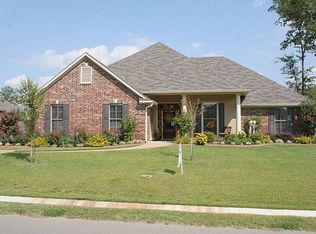 1733 Turning Leaf Trl, Haughton, LA 71037