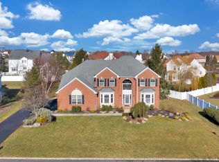 5 Dune Rd, Ocean, NJ 07712