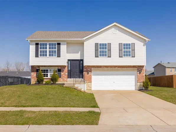 213 Red Leaf Way, Wright City, MO 63390