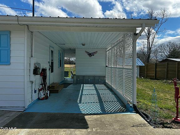 5th image of 574 Bailey St