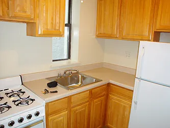Rented by DSA Realty Midtown West