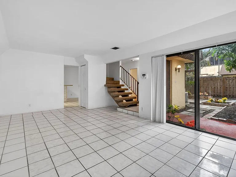 3502 Gardens East Dr #B — Photo 11