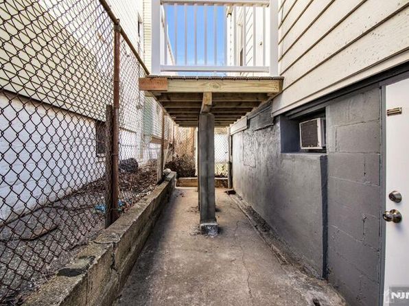 jersey-city-new-jersey-38908474 picture