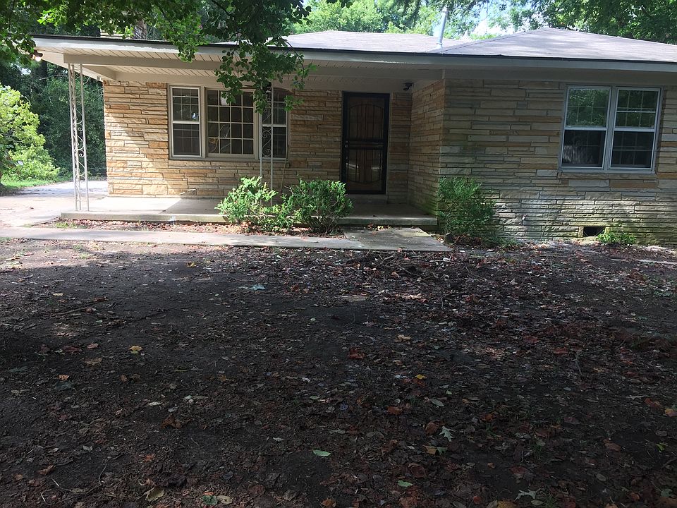 2nd image of 1205 Lindauer Rd