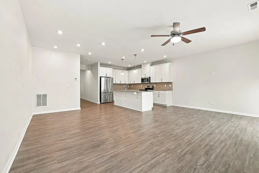 3 bed, 2.5 bath, 1760 sqft, $2,225 — Photo 4