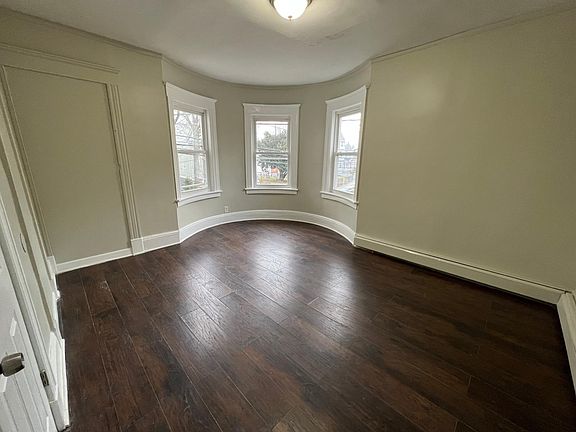 3rd image of 542 Sanford Ave Floor 2