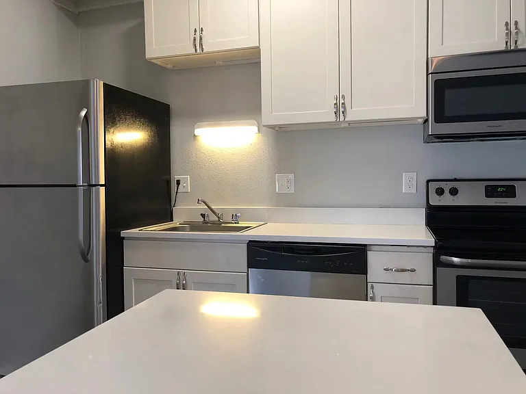 Montego Apartments — Photo 3
