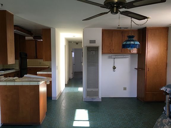5th image of 9076 Broadway