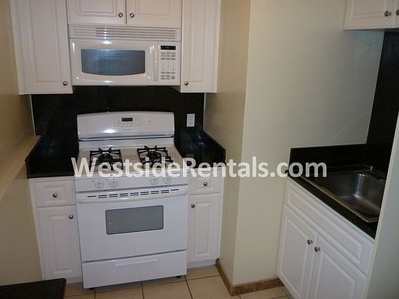 2nd image of 1104 N Raymond Ave