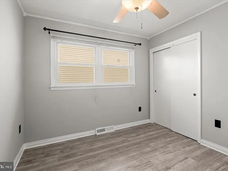 517 Winters Ln — Photo 23