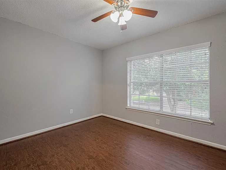 3610 Bee Bayou Ln — Photo 25