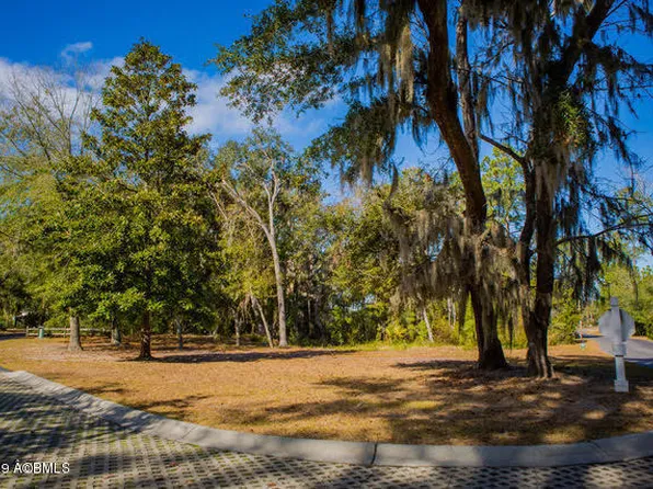 15 Silver Oak Dr, Hilton Head Island, SC 29926