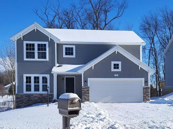 712 Gentry Ln, New Carlisle, IN 46552