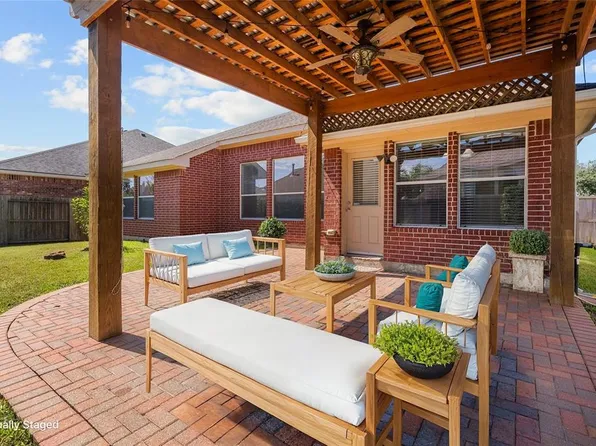 2126 Red Timber Court, League City, TX 77573