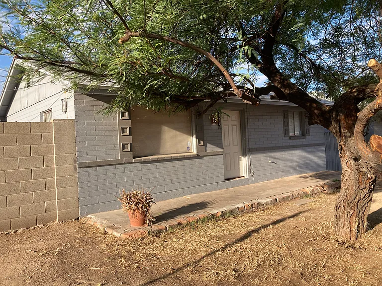 N 13th Pl — Photo 9