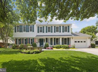 706 Fordham St, Rockville, MD 20850