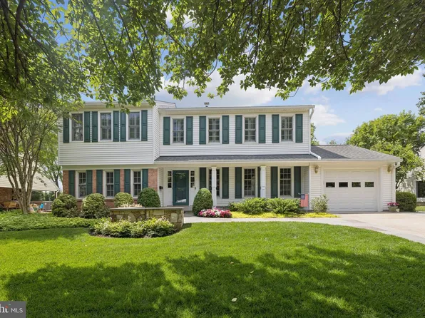 706 Fordham St, Rockville, MD 20850