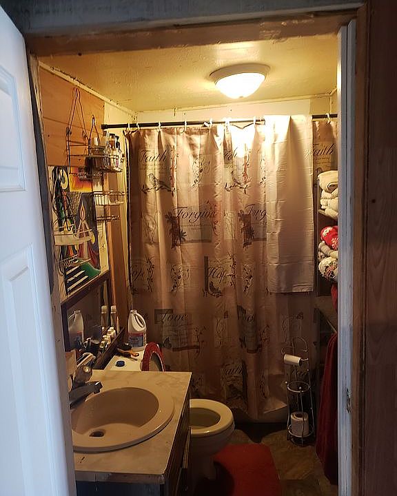 2nd image of 1149 Noble St