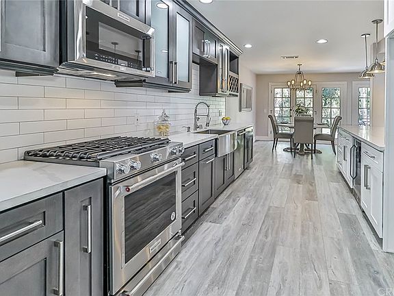3rd image of 32324 Saddle Mountain Dr