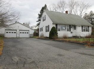 2 4th Ave, Dudley, MA 01571