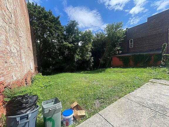 4th image of 235 N Pearl St