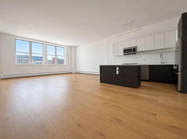 275 Park Avenue image 1 of 12
