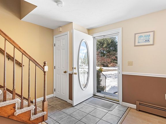 4th image of 12 Meadow Rd #12