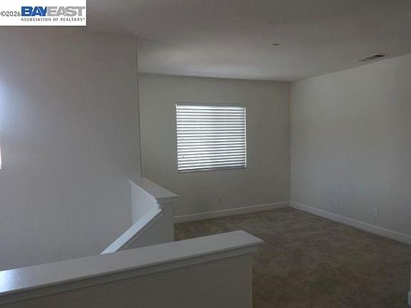 5th image of 2048 Salice Way