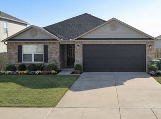 2005 S B Pl, Rogers, AR 72758