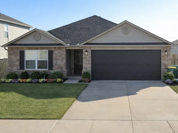 2005 S B Pl, Rogers, AR 72758