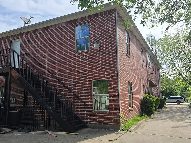 609 Elwayne Ave #3 — Photo 2