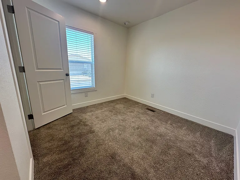 2060 N Ctr #432 — Photo 29