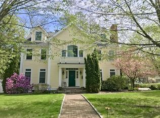 4 Oakdale Ave, Wellesley, MA 02482
