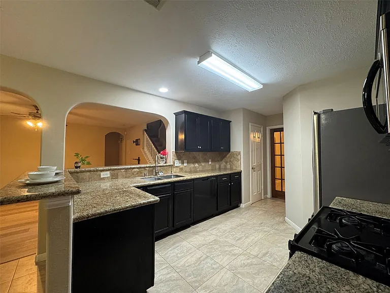 2515 Ember Canyon Ln — Photo 12