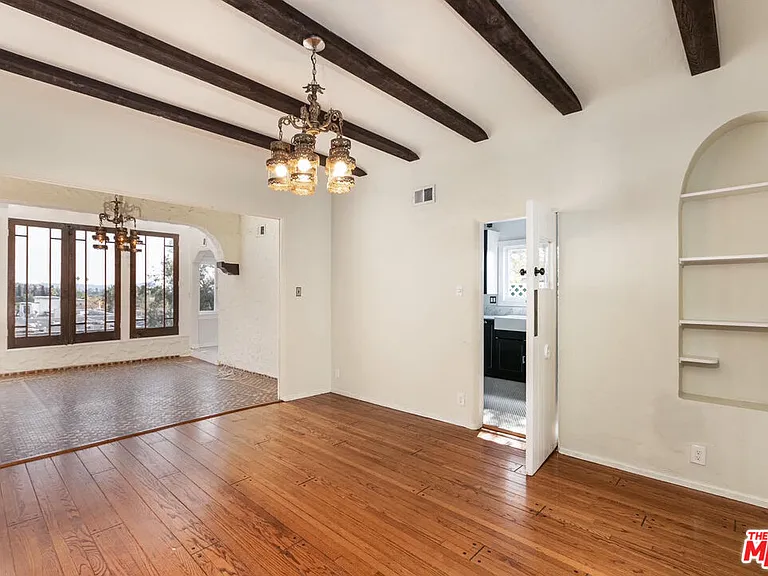 2030 Vine St — Photo 7