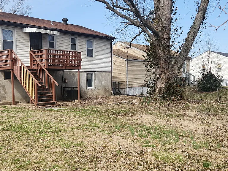 6122 Jackson Ave — Photo 2