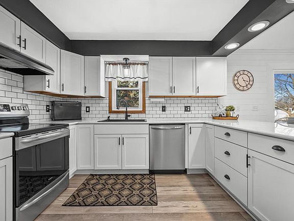 3rd image of 202 Highland AVENUE