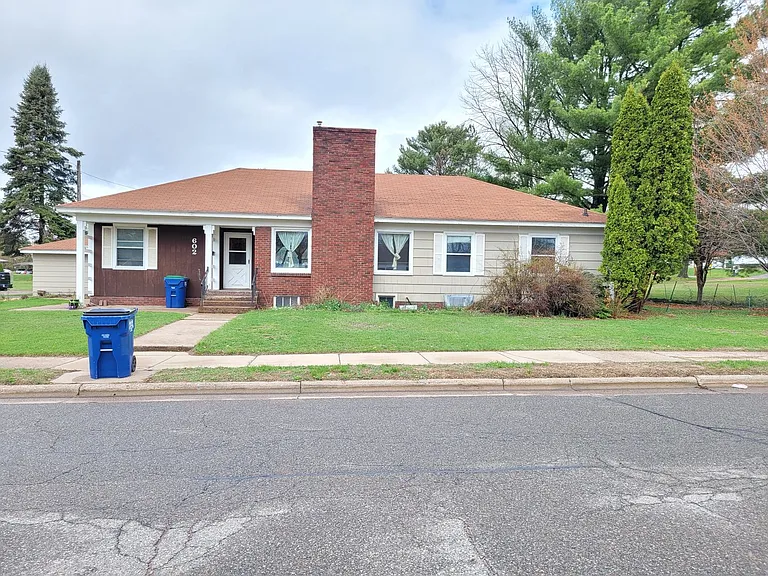 602 W Strowbridge St — Photo 17