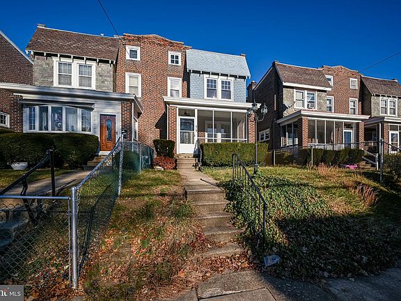 2nd image of 515 W 34th St