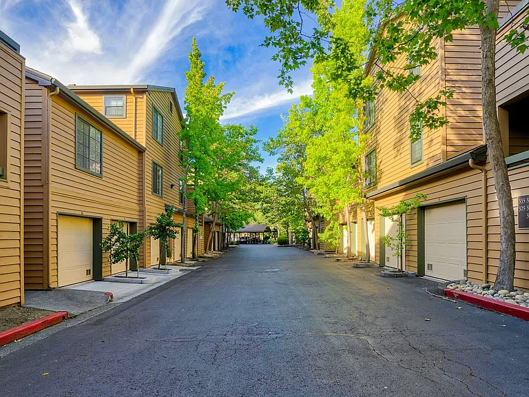 Shadow Creek Apartments — Photo 18