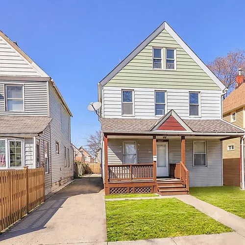 8700 Willard Ave #1 Photo 1