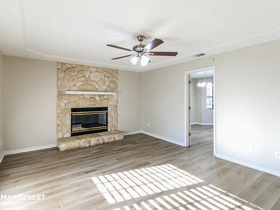 5th image of 7111 Loves Dr