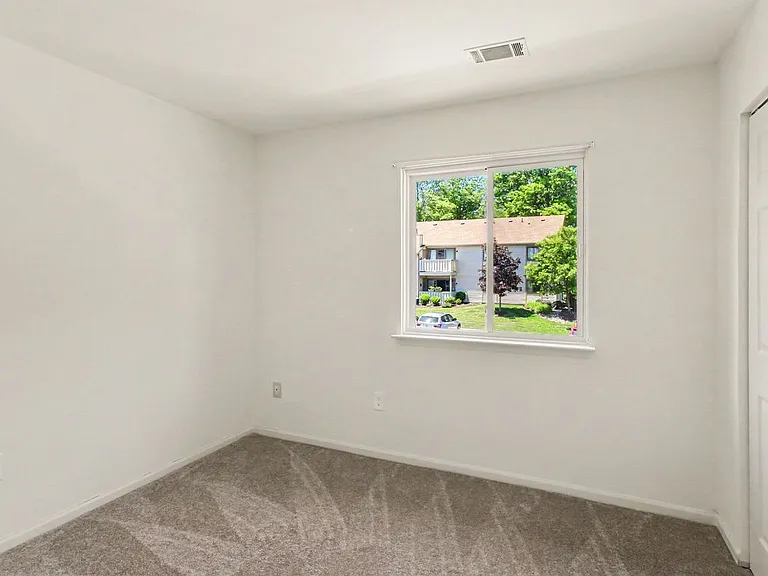 902 Dogwood Ct — Photo 14