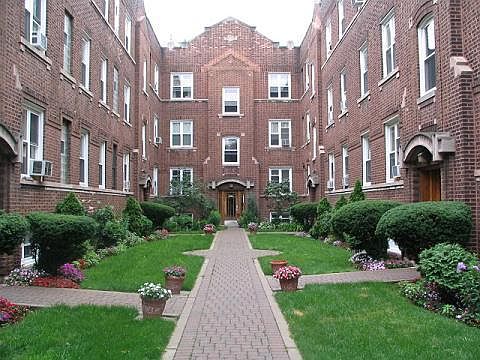 1st image of 656 W Oakdale Ave APT 1A