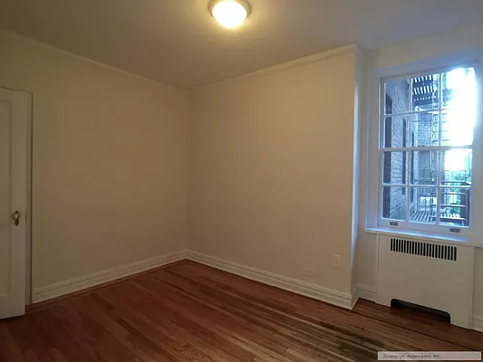 Rented by Sovereign Associates | media 32